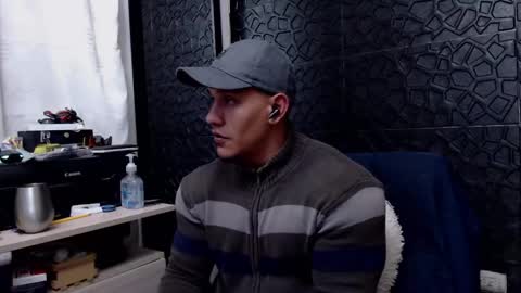 Viktor Herrera online show from February 2025 09:58:01 AM