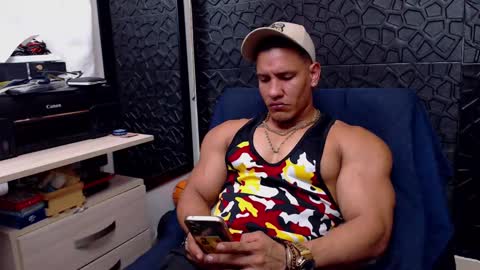 Viktor Herrera online show from March 2025 04:11:01 PM