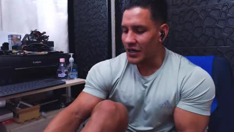 Viktor Herrera online show from September 2025 04:18:01 PM