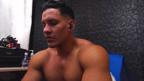 Viktor Herrera online show from September 2025 03:56:02 PM