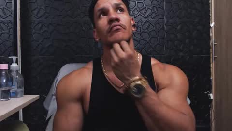 Viktor Herrera online show from October 2025 03:06:01 AM