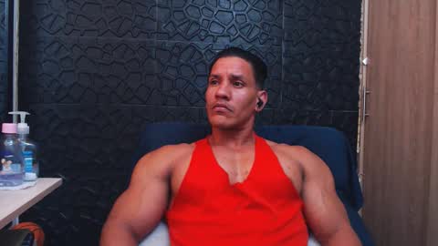 Viktor Herrera online show from November 2025 06:52:02 PM