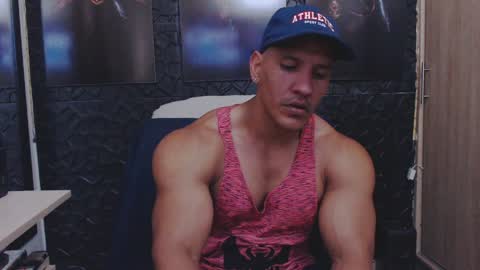Snapshot of viktorherrera chatting on May 2026 05:34:02 PM Viktor Herrera online show from May 2026 05:34:02 PM