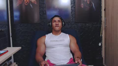 Snapshot of viktorherrera chatting on May 2026 03:39:01 PM Viktor Herrera online show from May 2026 03:39:01 PM
