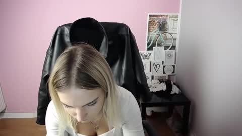 viktoria_lovely online show from October 2025 11:21:02 AM