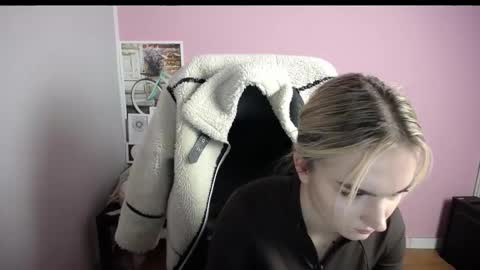 viktoria_lovely online show from December 2025 09:14:01 AM