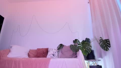 Vikky online show from February 2025 09:19:01 AM