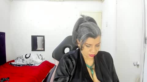 VIKY ADAMS online show from September 2025 12:20:01 PM