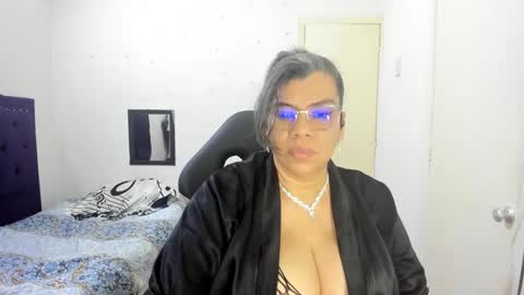 VIKY ADAMS online show from October 2025 07:34:01 PM