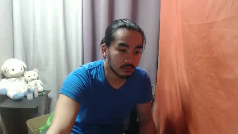 Snapshot of vin_17 chatting on February 2025 04:31:01 AM Call me Marvin online show from February 2025 04:31:01 AM