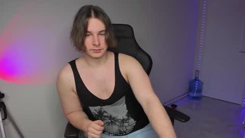 Vincent Strong online show from December 2024 01:44:01 PM