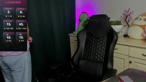 Vincent Strong online show from September 2025 08:16:02 AM