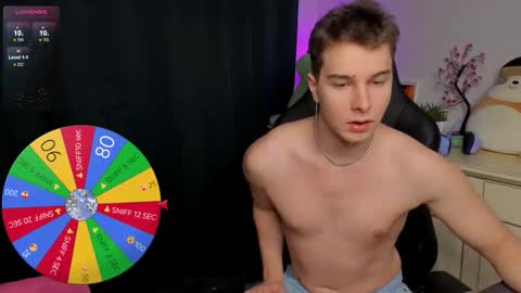 Vincent Strong online show from November 2025 09:33:01 AM