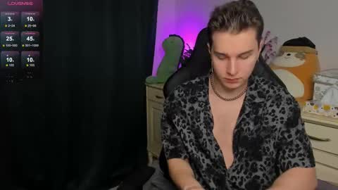 Vincent Strong online show from December 2025 03:49:02 AM