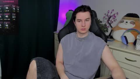 Snapshot of vincent__strong chatting on January 2026 08:07:01 AM Vincent Strong online show from January 2026 08:07:01 AM