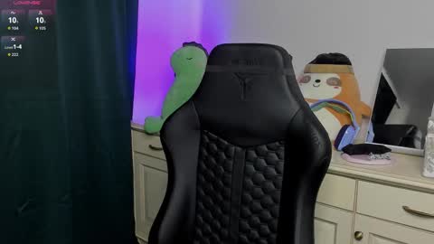 Snapshot of vincent__strong chatting on March 2026 08:18:01 AM Vincent Strong online show from March 2026 08:18:01 AM