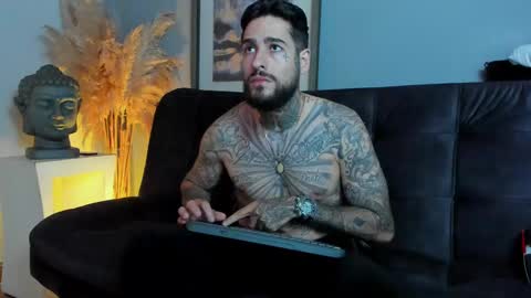 Vincent Sartori online show from November 2025 08:03:01 PM