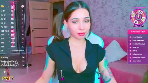 Snapshot of vinkiepinkie chatting on April 2026 05:30:01 PM Vinkiepinkie online show from April 2026 05:30:01 PM