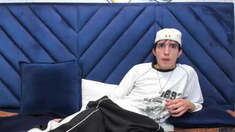 Snapshot of vinniematte chatting on March 2025 02:57:02 AM vinniematte online show from March 2025 02:57:02 AM