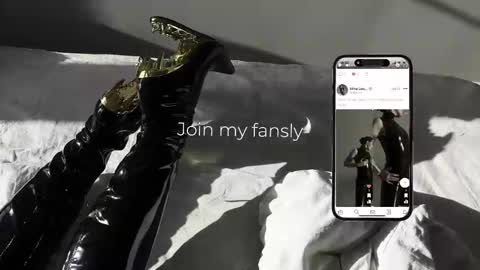 Diva Silvia online show from November 2025 04:42:01 PM