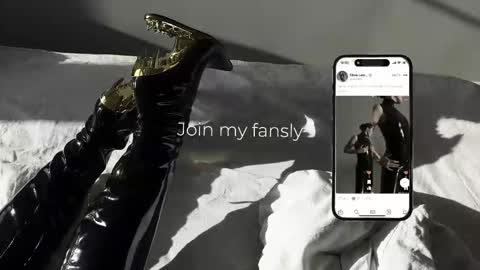 Diva Silvia online show from December 2025 03:28:02 PM