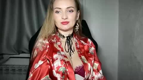 Funny  girl online show from February 2025 10:19:01 PM