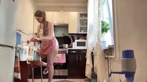 Funny  girl online show from September 2025 06:57:02 AM