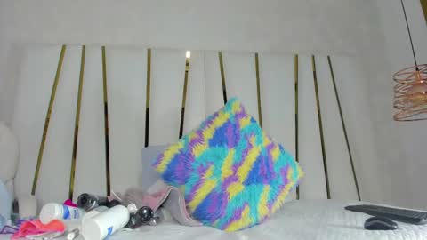 violeet_gray online show from November 2025 11:21:01 AM