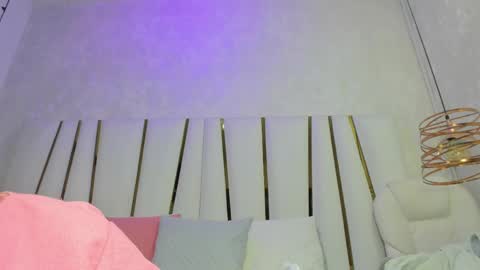 Snapshot of violeet_gray chatting on May 2026 11:39:01 AM violeet_gray online show from May 2026 11:39:01 AM