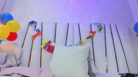 violeet_gray online show from June 2026 11:43:02 AM