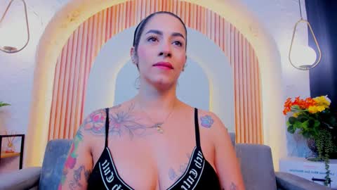 Violette online show from March 2026 10:21:02 AM