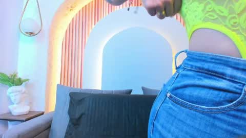 Snapshot of violeet_scottt chatting on May 2026 10:12:02 AM Violette online show from May 2026 10:12:02 AM