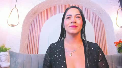 Snapshot of violeet_scottt chatting on May 2026 10:33:02 AM Violette online show from May 2026 10:33:02 AM
