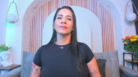 Snapshot of violeet_scottt chatting on May 2026 10:56:02 AM Violette online show from May 2026 10:56:02 AM