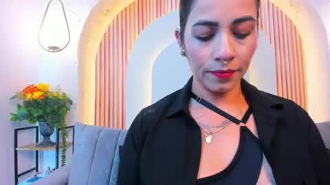 Snapshot of violeet_scottt chatting on June 2026 10:09:01 AM Violette online show from June 2026 10:09:01 AM