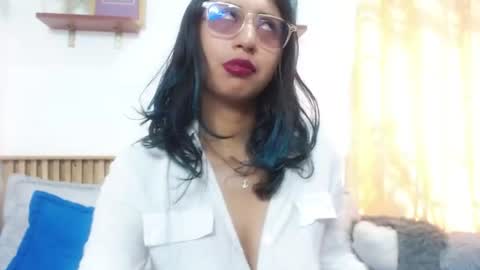 Snapshot of violet_2003 chatting on June 2026 03:05:01 PM V I O L E T online show from June 2026 03:05:01 PM