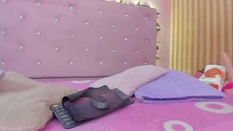 violet__taylor_ online show from July 2026 02:19:02 AM
