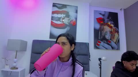 Snapshot of violet_and_myers chatting on October 2025 11:42:02 AM Violet and Myers online show from October 2025 11:42:02 AM