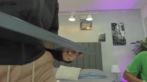 Snapshot of violet_and_myers chatting on October 2025 11:22:01 AM Violet and Myers online show from October 2025 11:22:01 AM