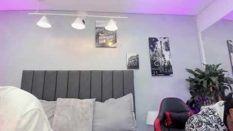 Snapshot of violet_and_myers chatting on November 2025 11:32:01 AM Violet and Myers online show from November 2025 11:32:01 AM