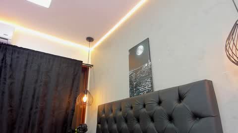 Snapshot of violet_and_myers chatting on November 2025 10:56:01 PM Violet and Myers online show from November 2025 10:56:01 PM