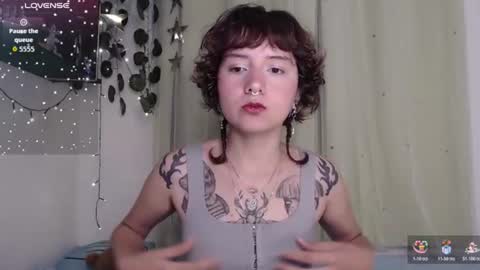 Snapshot of violet_bluee chatting on June 2026 07:21:02 AM Violet online show from June 2026 07:21:02 AM