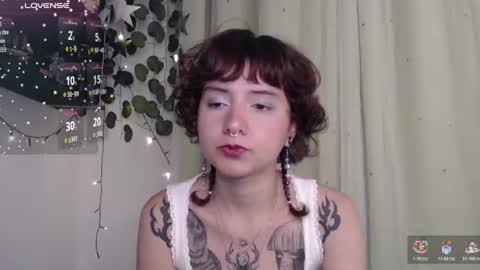 Snapshot of violet_bluee chatting on June 2026 08:06:02 AM Violet online show from June 2026 08:06:02 AM