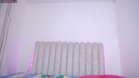 Snapshot of violet_giraldo chatting on February 2026 06:36:01 PM violet_giraldo online show from February 2026 06:36:01 PM