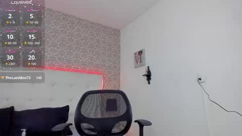 Snapshot of violet_moon20 chatting on June 2026 10:41:01 PM Violet online show from June 2026 10:41:01 PM