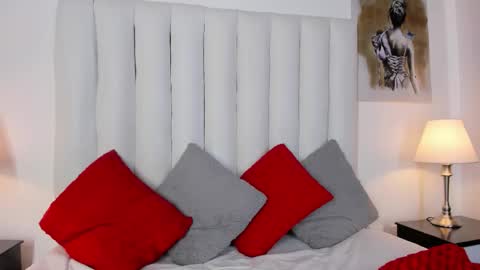 Snapshot of violet_queen2 chatting on February 2026 06:59:02 PM Mary online show from February 2026 06:59:02 PM