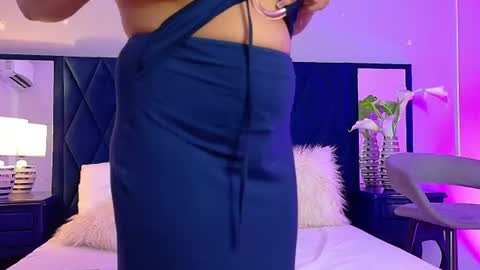 Snapshot of violet_saunders chatting on June 2026 08:02:01 PM Violet online show from June 2026 08:02:01 PM