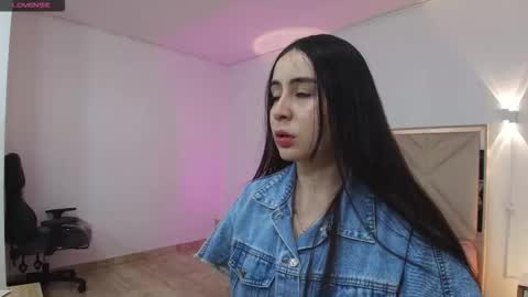 violet_tay1 online show from October 2025 11:40:01 AM