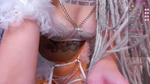 Snapshot of violet_walker7 chatting on December 2024 06:11:02 AM Violet online show from December 2024 06:11:02 AM