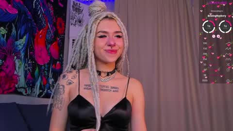 Snapshot of violet_walker7 chatting on December 2024 09:35:02 AM Violet online show from December 2024 09:35:02 AM